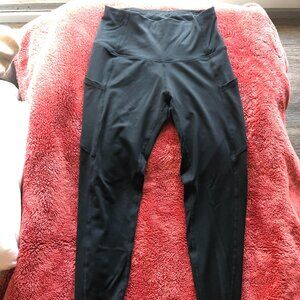 High-Waisted Black Leggings with Pockets